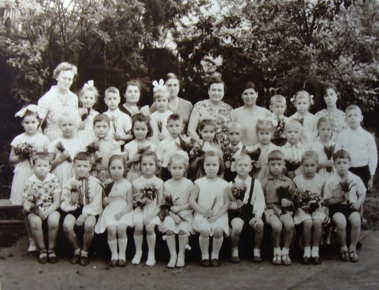 Файл:Игорь Волохов. Выпускная группа детского сада.jpg