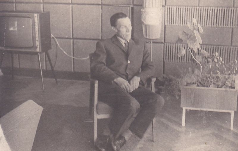 Файл:В. А. Волохов в санатории «Тарханы», 1974.jpg