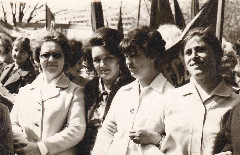 Файл:Технологический отдел ФНИИТ на демонстрации 1 мая 1975.jpg