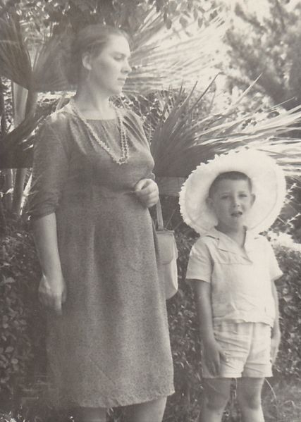 Файл:Игорь и Варвара Федоровна в Сочи. 1963.jpg